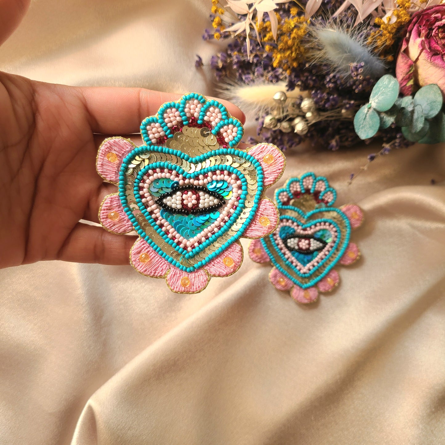 Eveil eye in heart