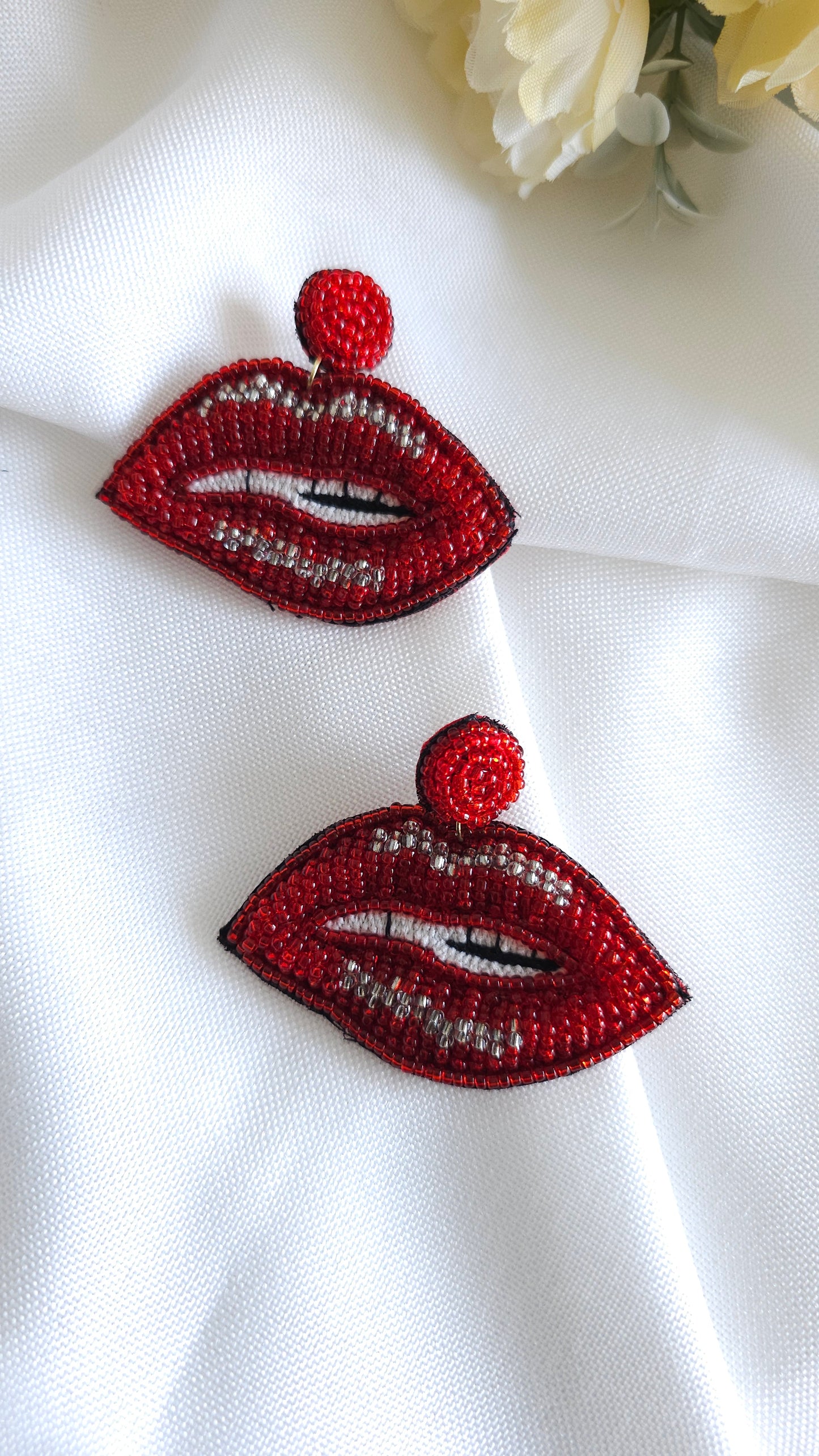 Lips earrings