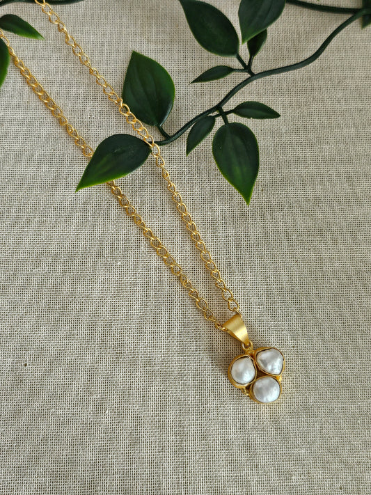 3 pearl necklace